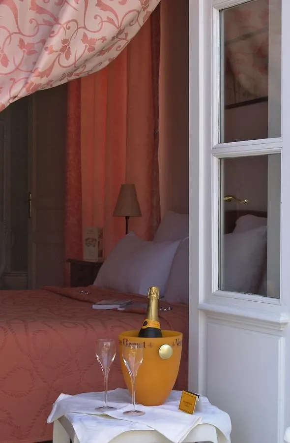 Hostellerie Clau del Loup - Logis Hotels Anglars-Juillac 0*,